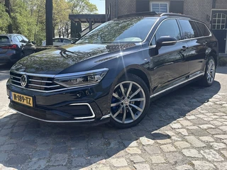 Hoofdafbeelding Volkswagen Passat Volkswagen Passat Variant 1.4 TSI PHEV GTE Bns,pano,sfeer,led,