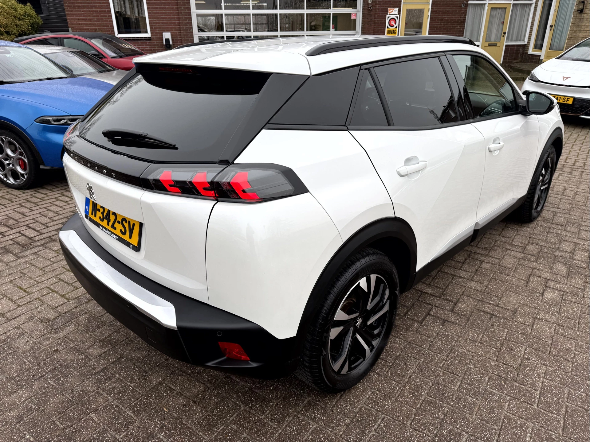 Hoofdafbeelding Peugeot e-2008