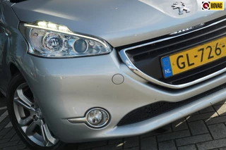 Peugeot 208 1.2 110PK Allure - Gris Aluminium - Navigatie/Bleutooth/LMV