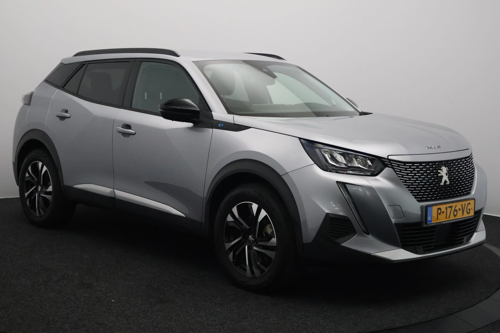 Hoofdafbeelding Peugeot e-2008