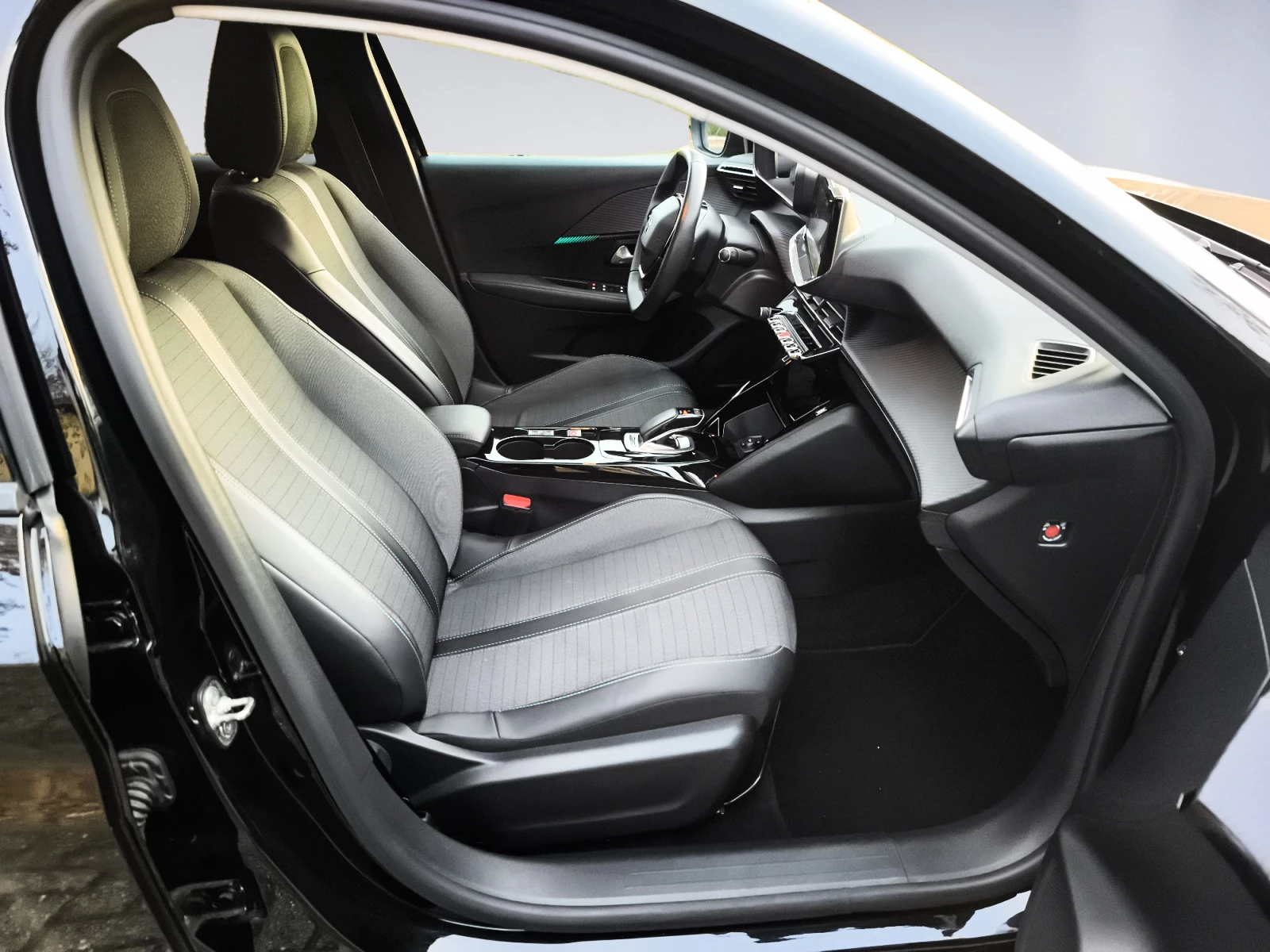 Hoofdafbeelding Peugeot e-208