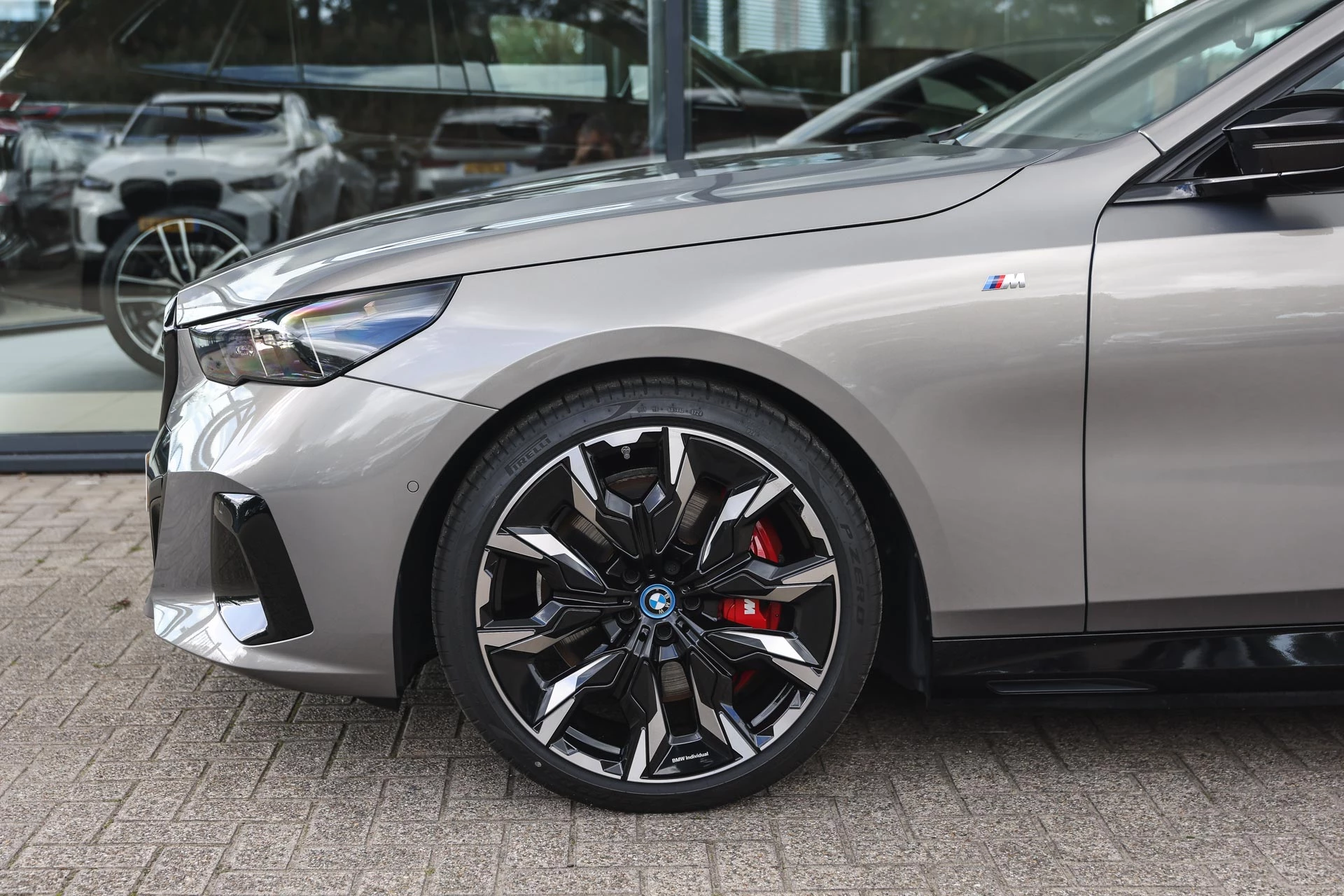 Hoofdafbeelding BMW i5