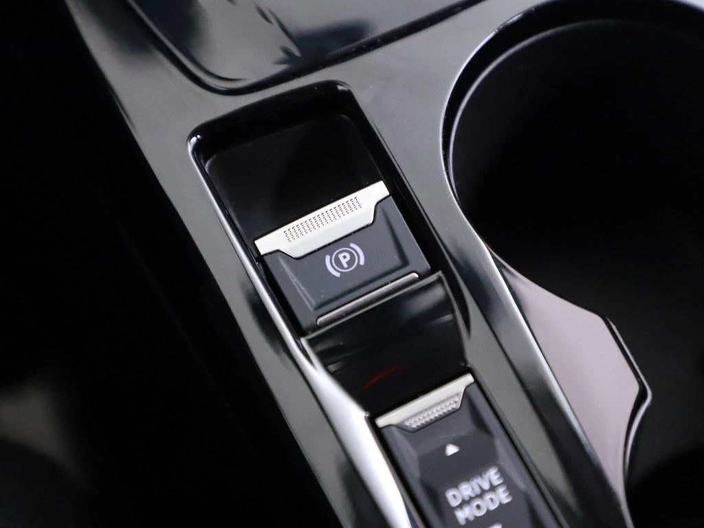 Hoofdafbeelding Peugeot e-2008