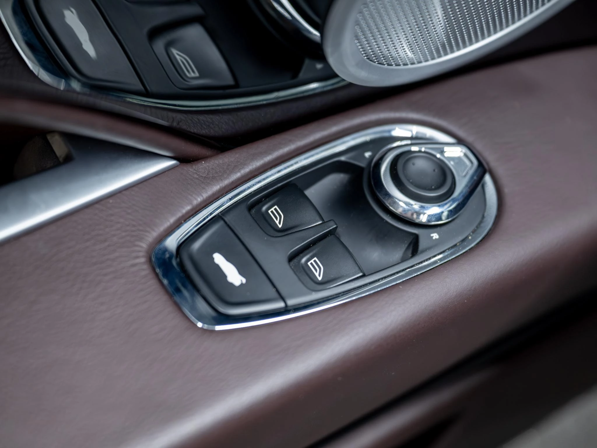 Hoofdafbeelding Aston Martin DB11
