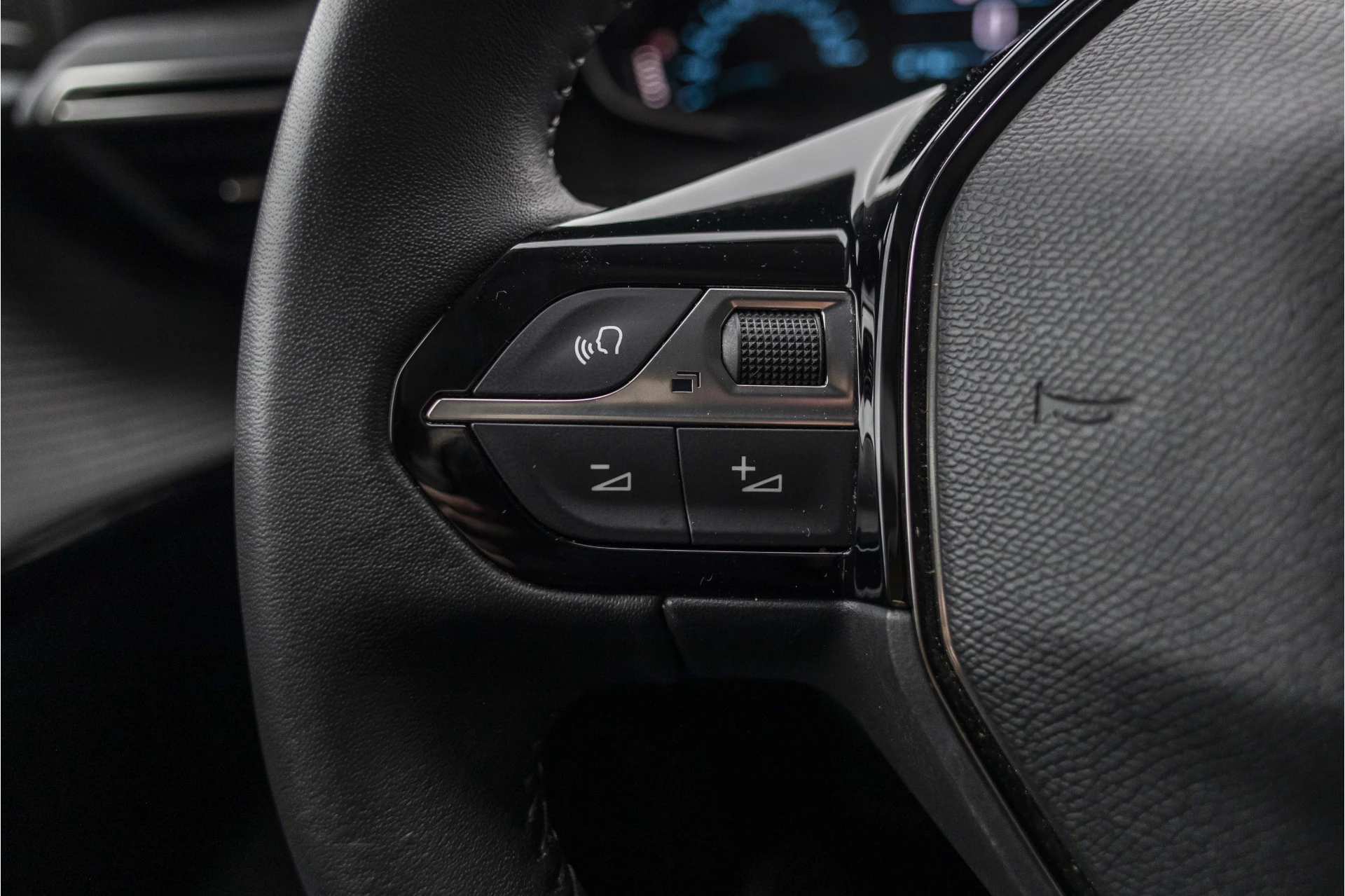 Hoofdafbeelding Peugeot e-208