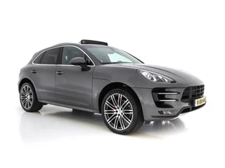 Hoofdafbeelding Porsche Macan Porsche Macan 3.6 Turbo Aut. *PANO | XENON | VOLLEDER | BOSE-SOUND | NL-AUTO | NAVI-PROF | XENON | COMFORT-SEATS | CAMERA | ECC | PDC | ALCANTARA | MODEL-2015*