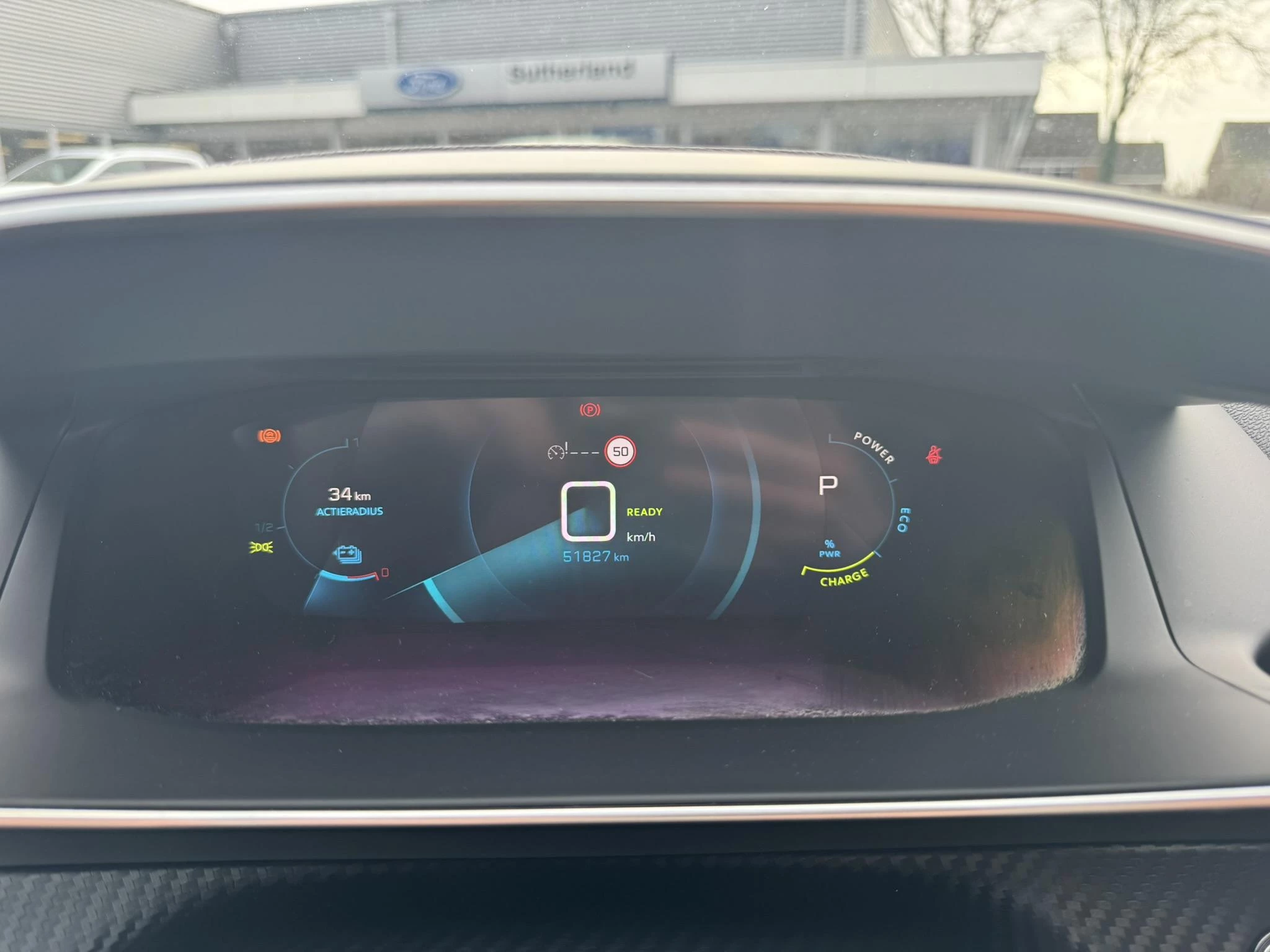 Hoofdafbeelding Peugeot e-2008