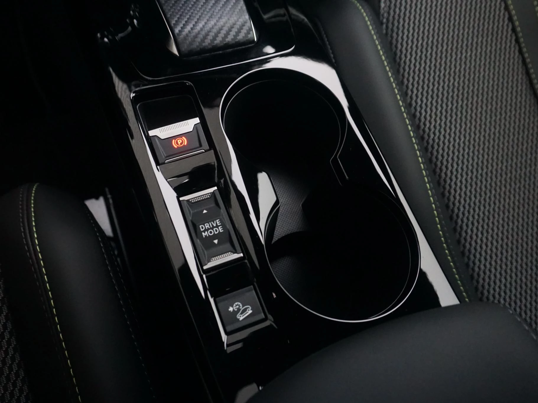 Hoofdafbeelding Peugeot e-2008