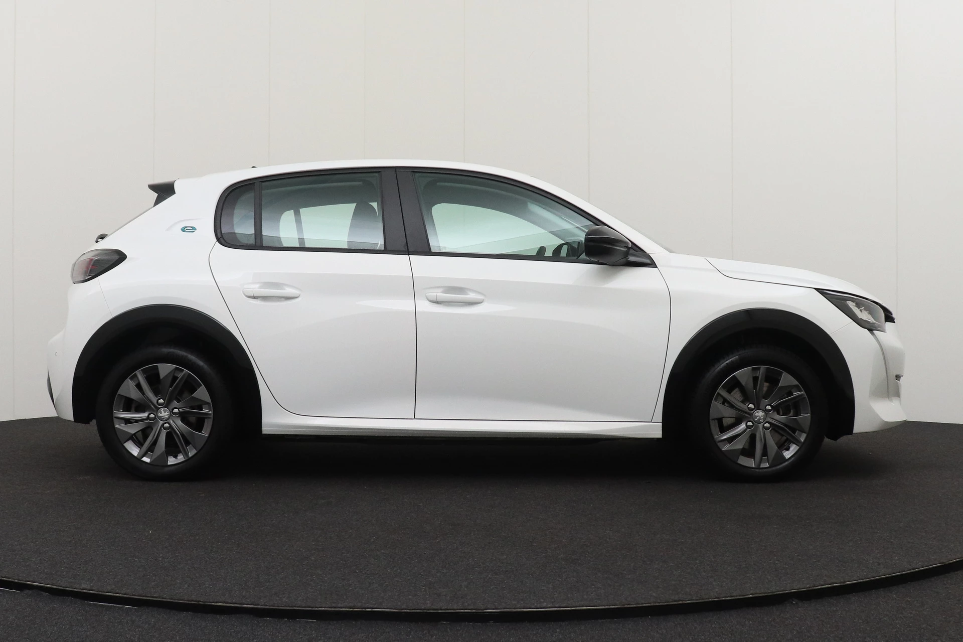 Hoofdafbeelding Peugeot e-208