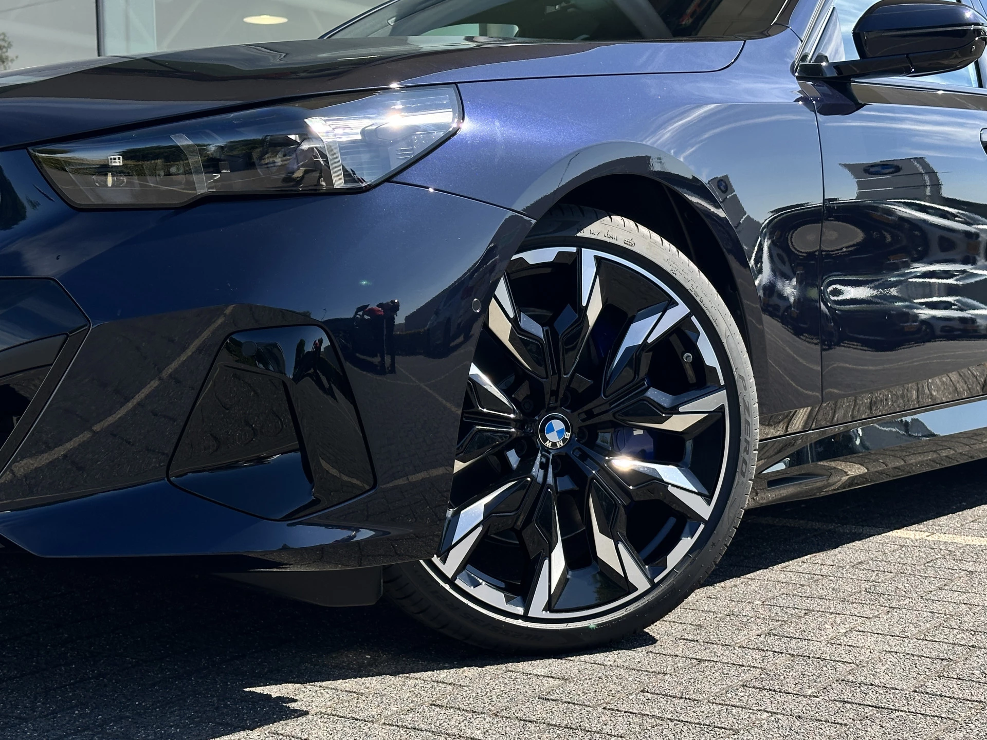 Hoofdafbeelding BMW i5