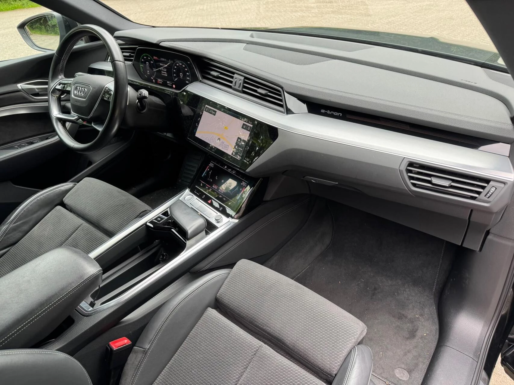 Hoofdafbeelding Audi e-tron