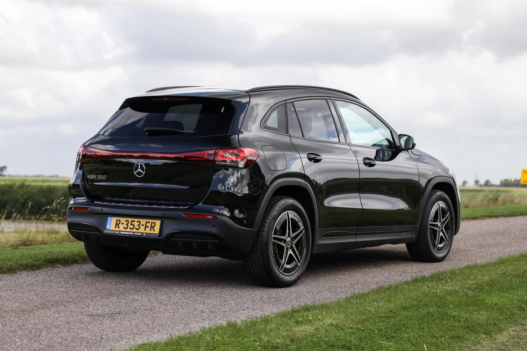 Hoofdafbeelding Mercedes-Benz EQA