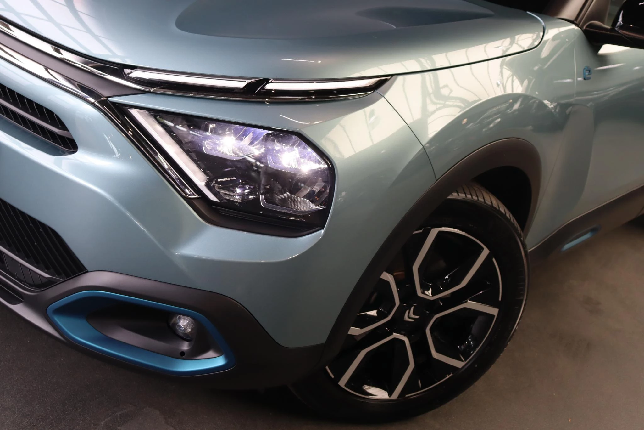 Hoofdafbeelding Citroën ë-C4
