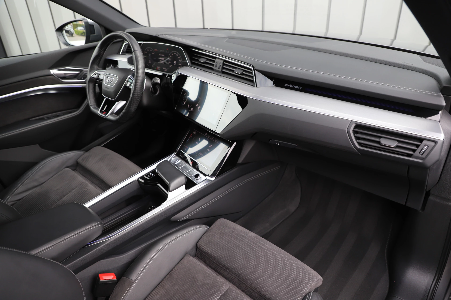 Hoofdafbeelding Audi e-tron
