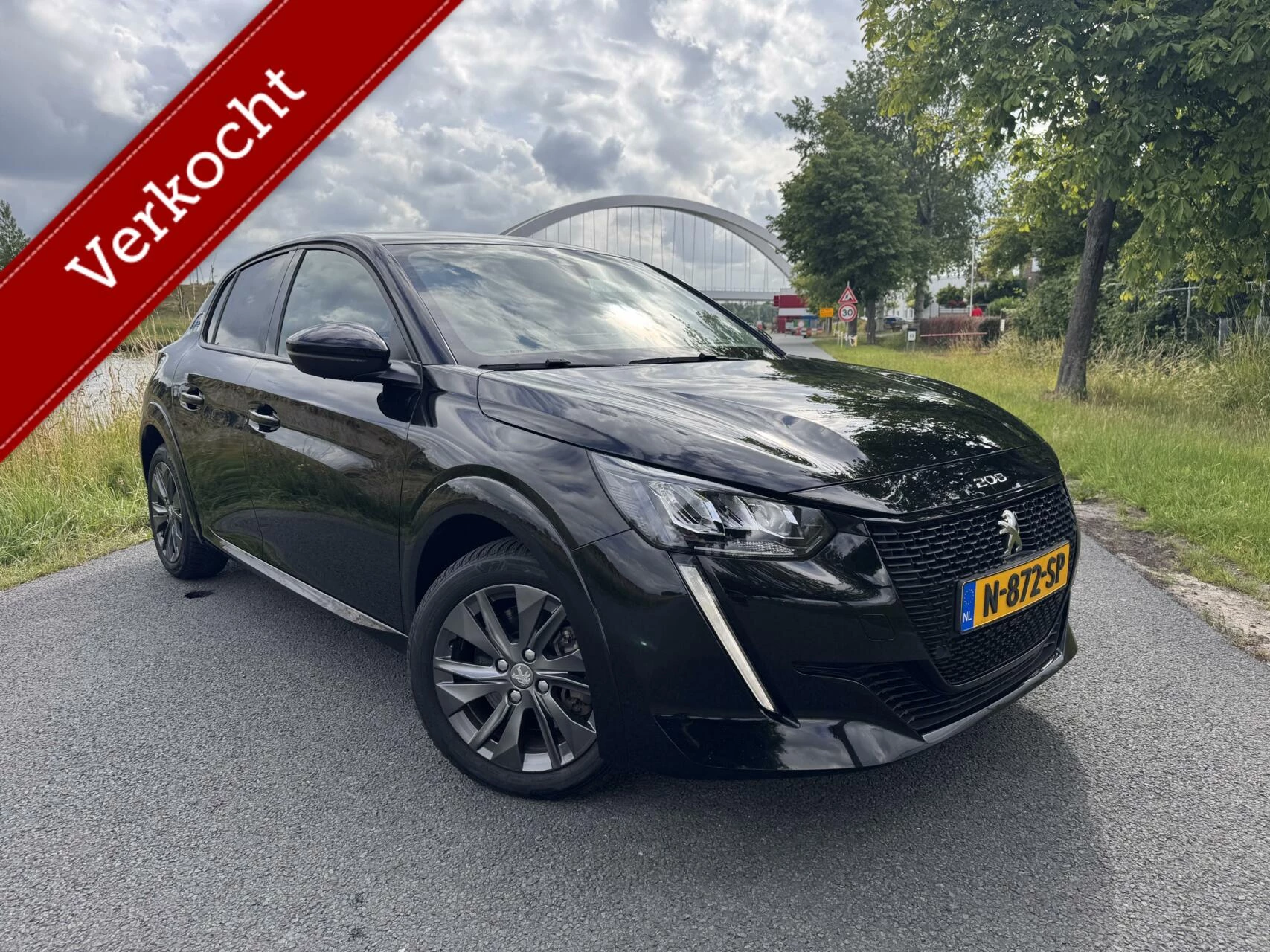 Hoofdafbeelding Peugeot e-208