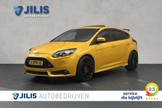 Ford Focus 2.0 EcoBoost ST-3 | Stoelverwarming | Camera | Lederen bekleding | Schuifdak