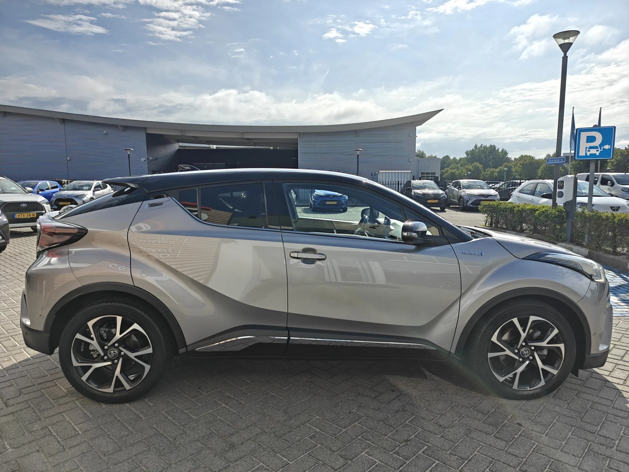 Hoofdafbeelding Toyota C-HR
