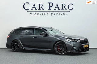 BMW 5-serie Touring M5 1000+PK BTW/AKRAPOVIC OPF DELETED/KERAMISCH/CARBON M-PERFORMANCE/EVENTURI/22” VOSSEN/B&W/PANO/HUD/GARANTIE!