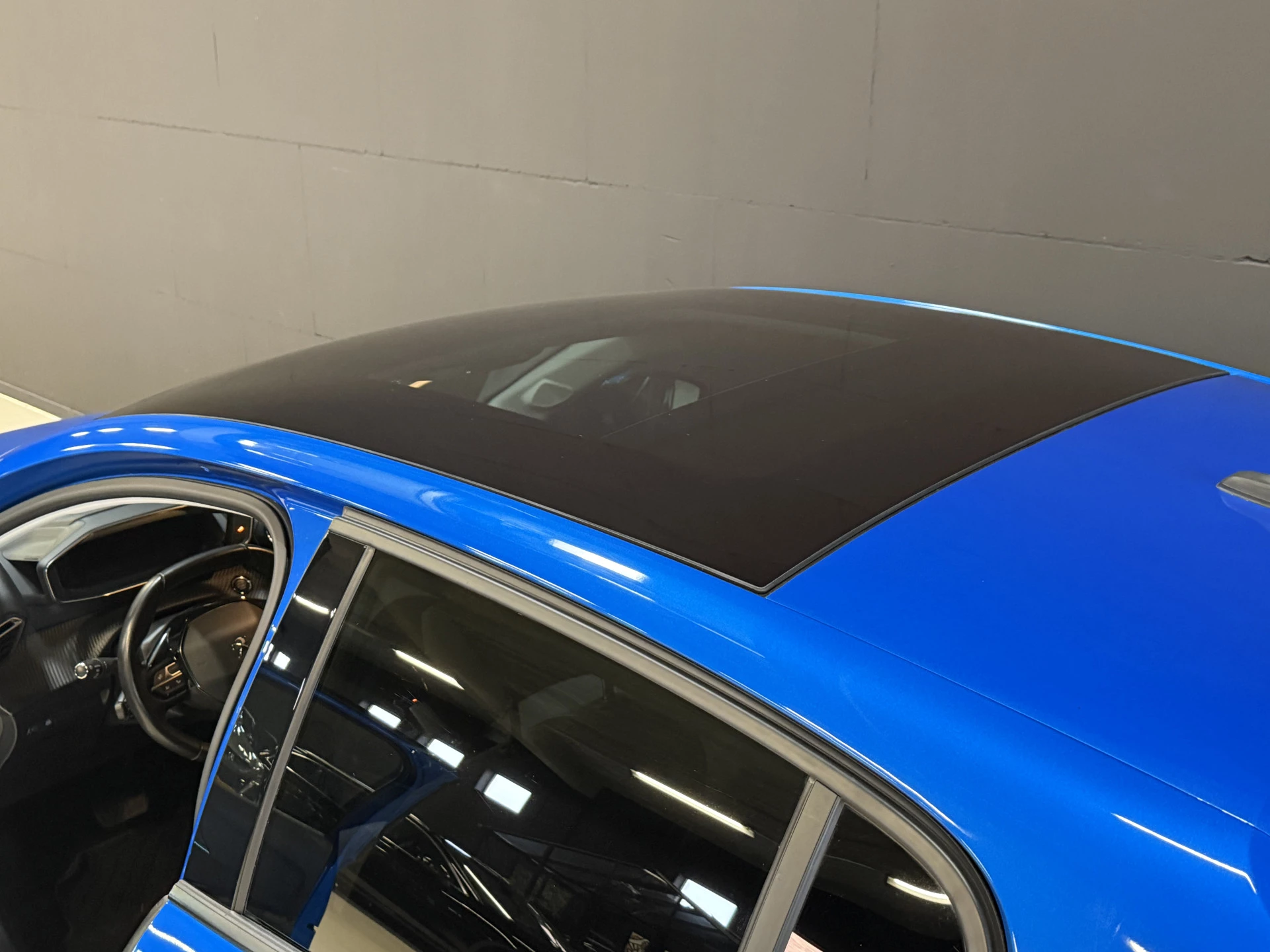 Hoofdafbeelding Peugeot e-208