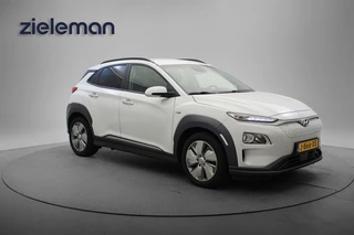 Hyundai Kona Electirc Fashion 64 kWh - Stoelverw. Camera, Half Leer, Headup Display, SOH 100%