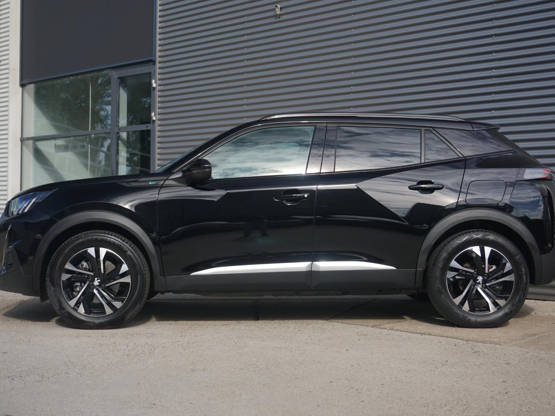 Hoofdafbeelding Peugeot e-2008