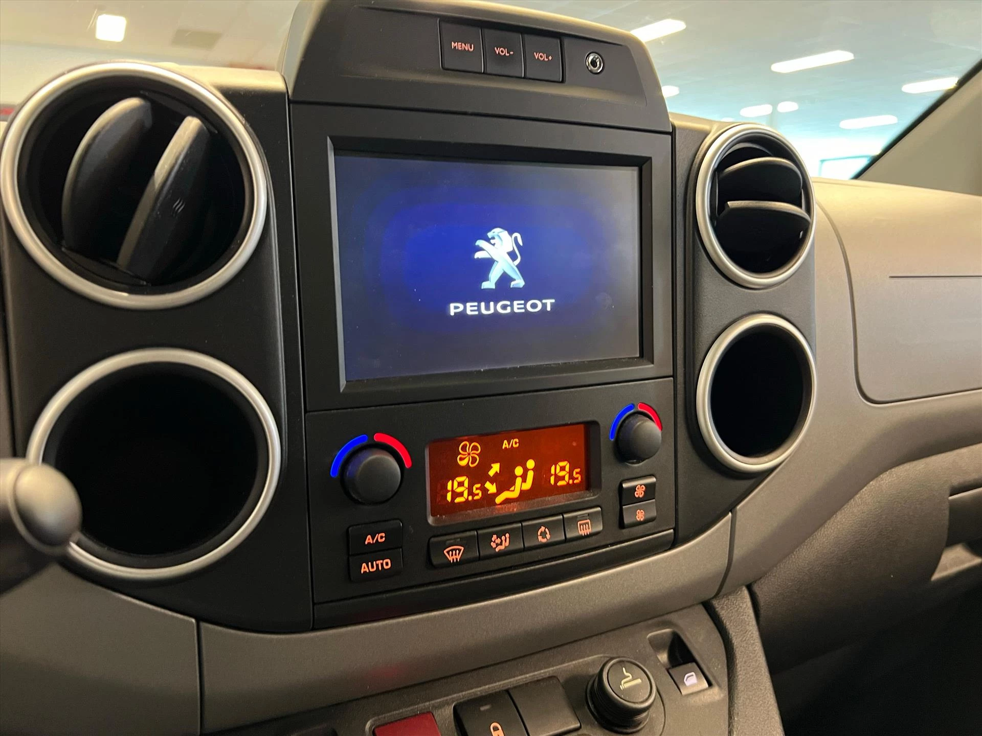 Hoofdafbeelding Peugeot Partner