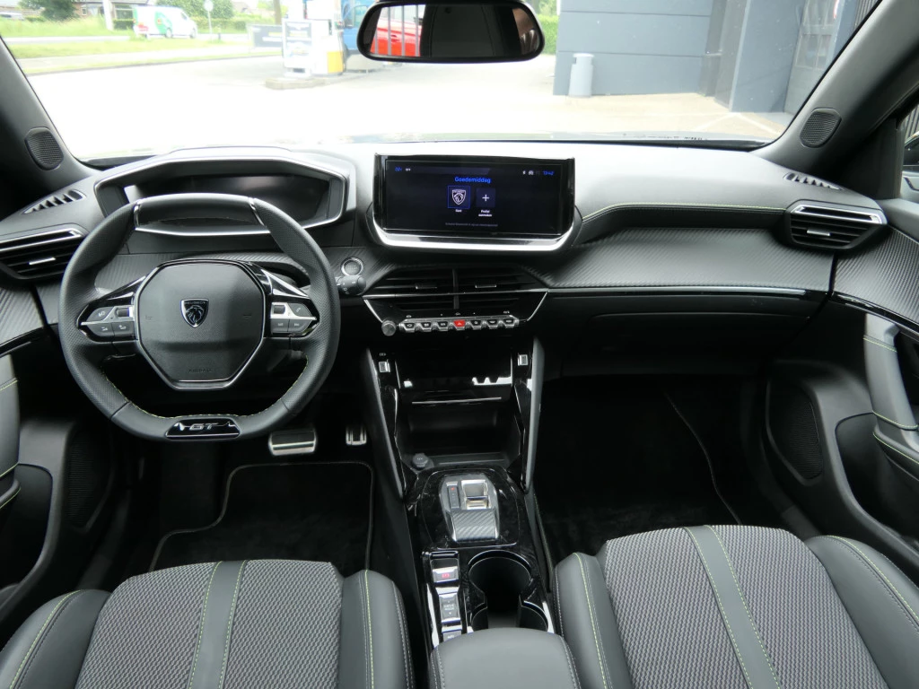 Hoofdafbeelding Peugeot e-2008
