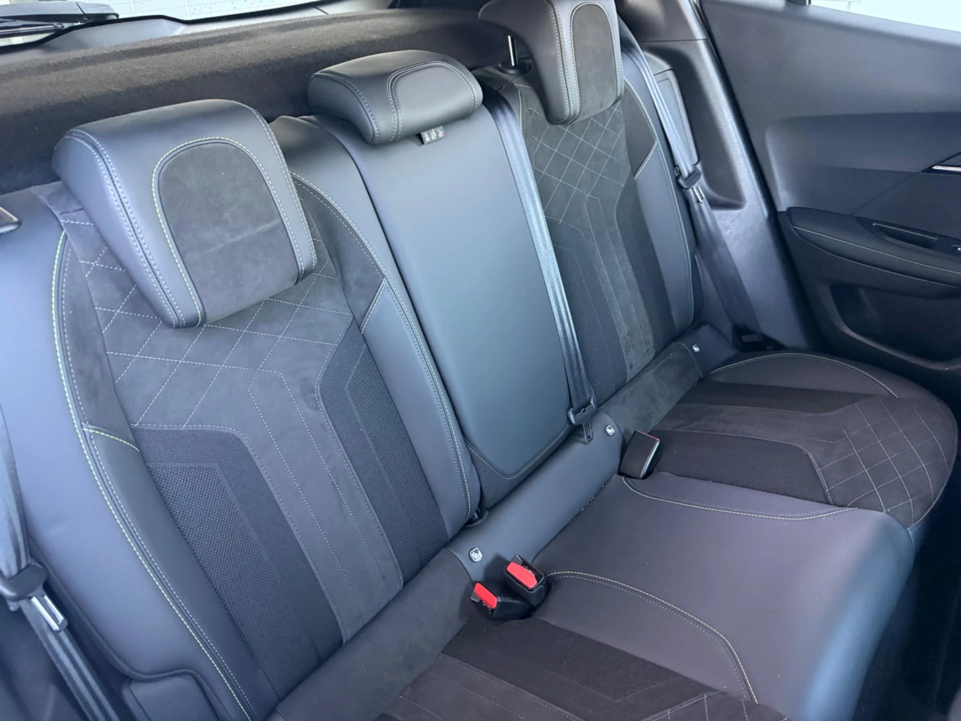 Hoofdafbeelding Peugeot e-2008