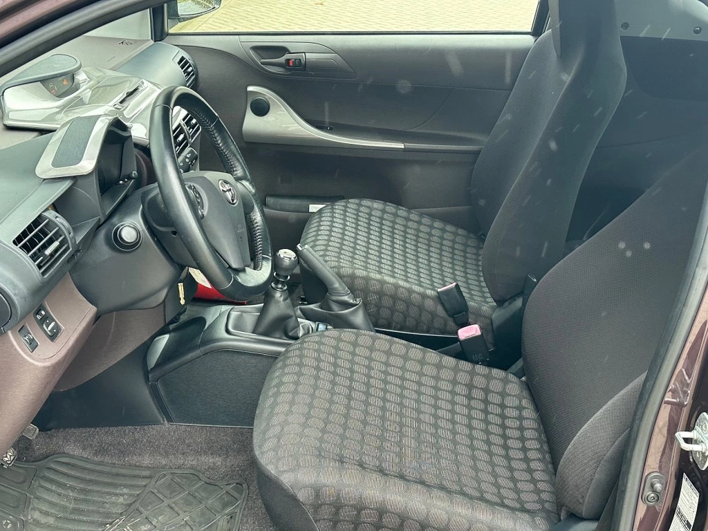 Hoofdafbeelding Toyota iQ