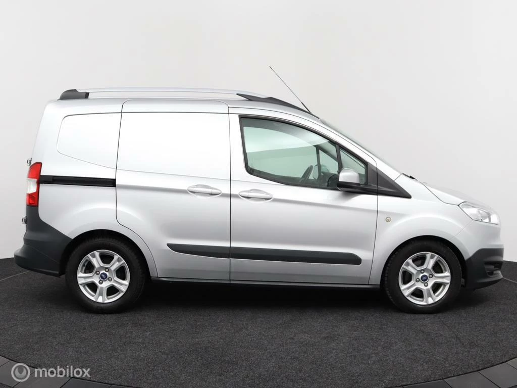 Hoofdafbeelding Ford Transit Courier
