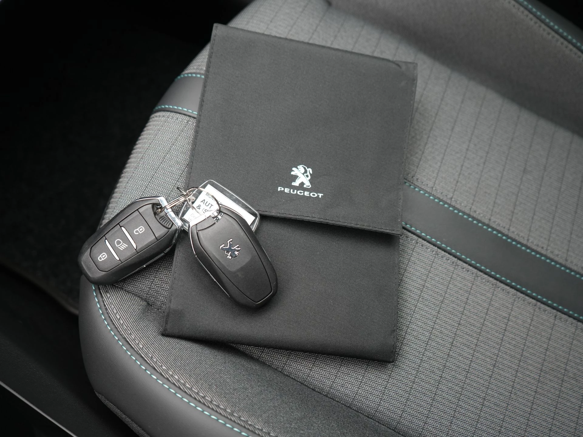 Hoofdafbeelding Peugeot e-208