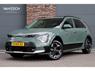 Hoofdafbeelding Kia Niro EV Kia Niro EV ExecutiveLine 64.8 kWh | Panoramadak | HUD | Adaptive Cruise Control | Stoelkoeling | Memory | Harman/Kardon | Camera | Stoel-, Stuur- en Achterbankverwarming |