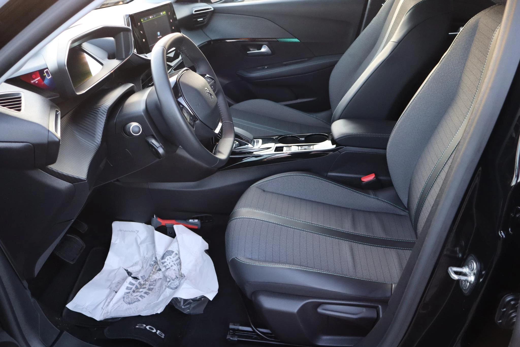 Hoofdafbeelding Peugeot e-208