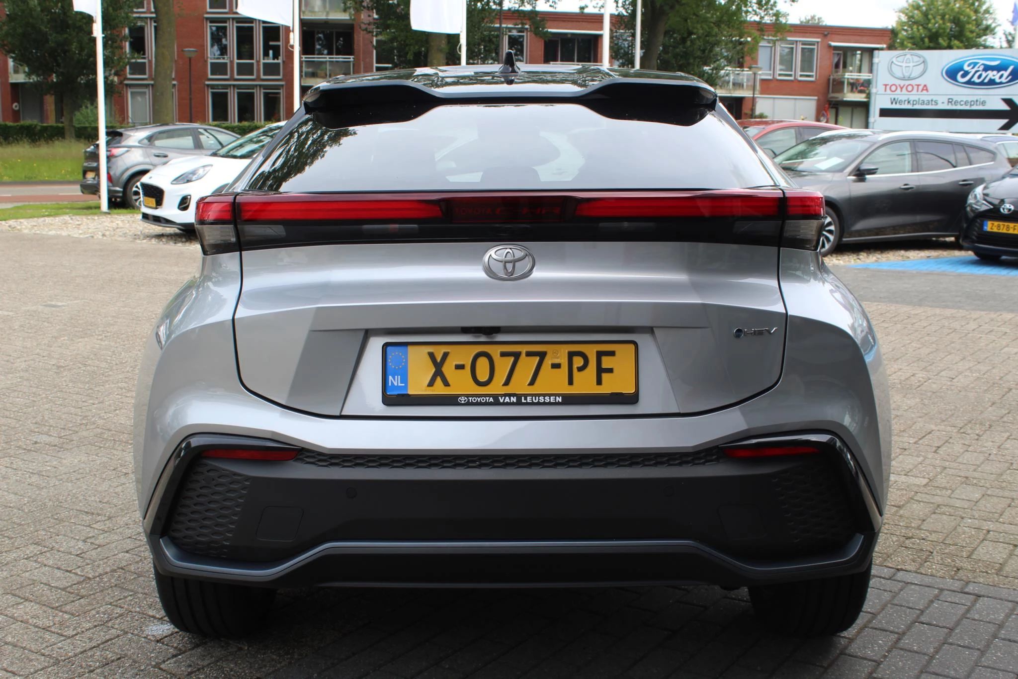 Hoofdafbeelding Toyota C-HR