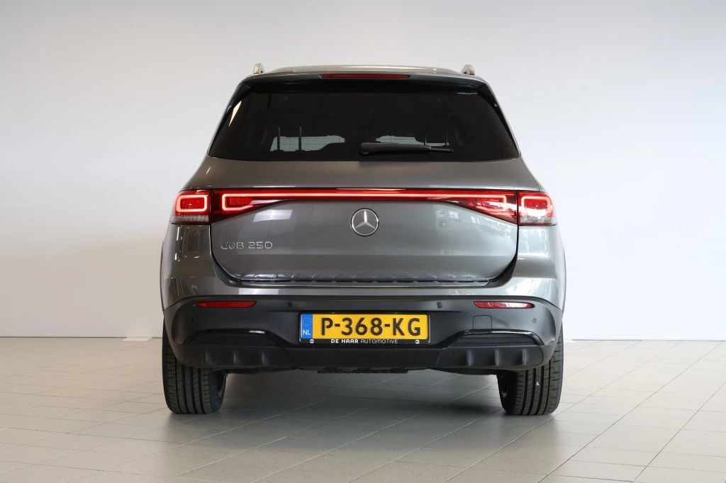 Hoofdafbeelding Mercedes-Benz EQB