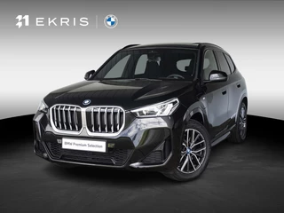 BMW X1 xDrive25e | M Sportpakket | Comfort Pack | 18 inch | Stuurwielrand verwarmd | M Adaptief onderstel | Glazen panoramadak | Head-Up Display | Harman Kardon | Elektrisch verstelbare stoelen