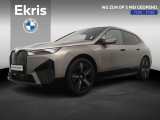 BMW iX xDrive40 | Sportpakket | Glazen Panoramadak Sky Lounge | Integral Active Steering | Stuur- & Stoelverwarming | Harman Kardon | 21" Aerodynamic | Stoelventilatie
