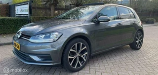 Volkswagen Golf 7.5 1.6 TDI Highline Pano Carplay Leer