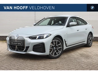 BMW i4 eDrive40 Gran Coupe M Sport / Trekhaak / Adaptieve LED / Achteruitrijcamera / Live Cockpit Plus / Parking Assistant / Stoelverwarming
