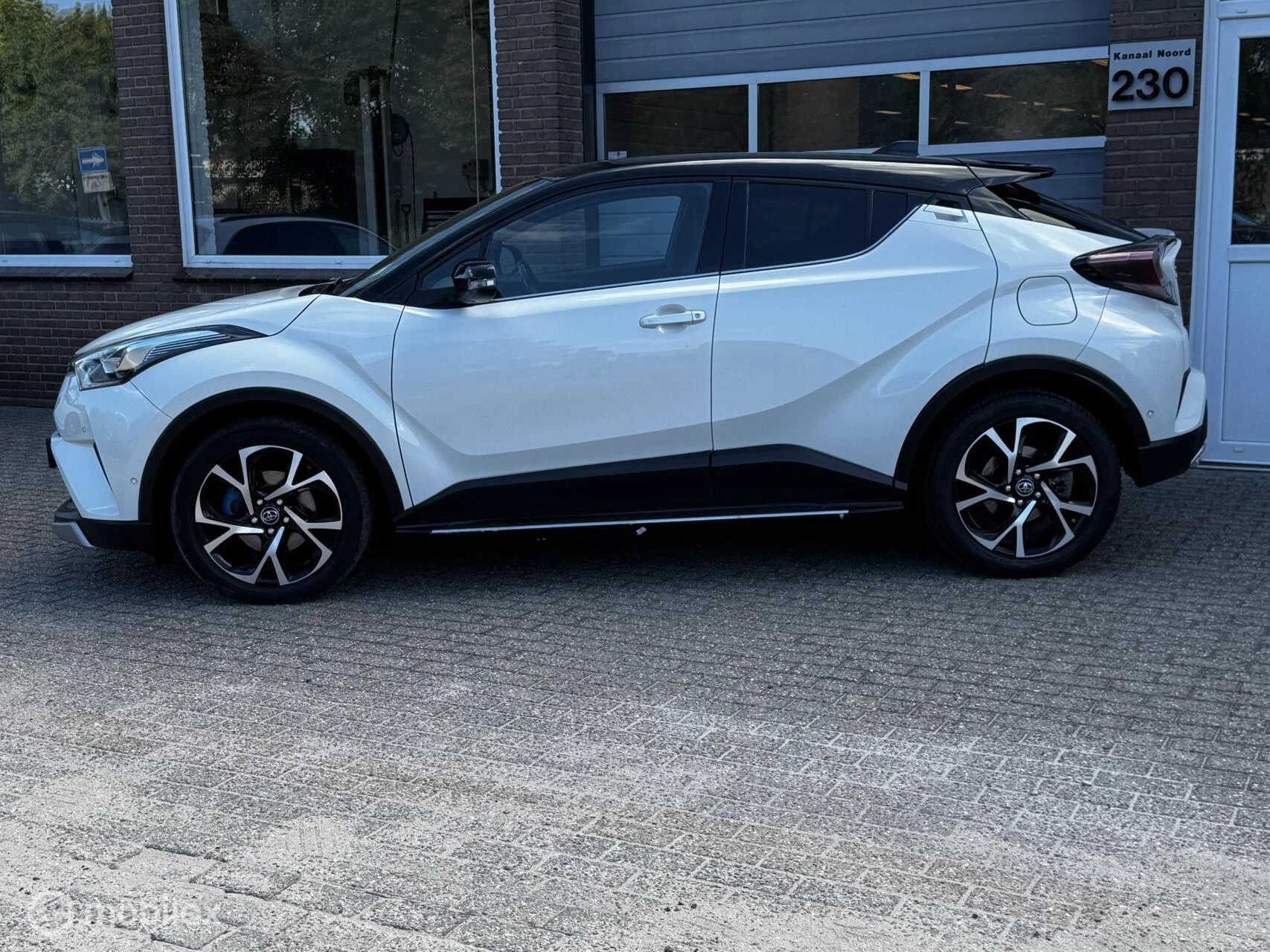 Hoofdafbeelding Toyota C-HR