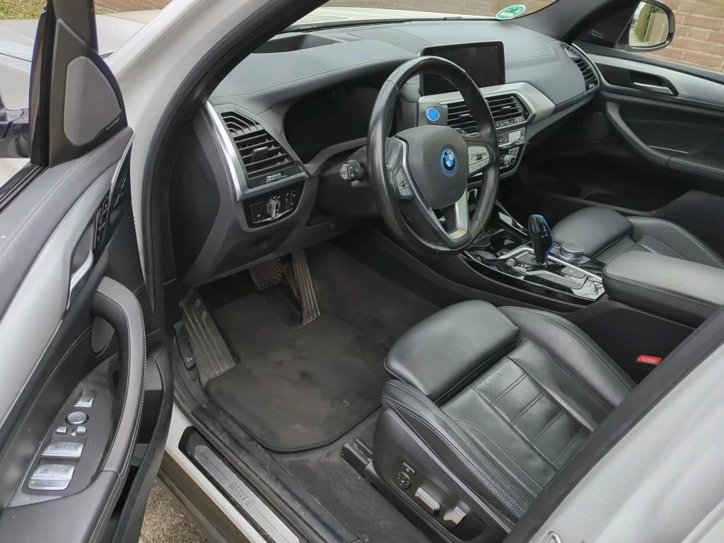 Hoofdafbeelding BMW iX3