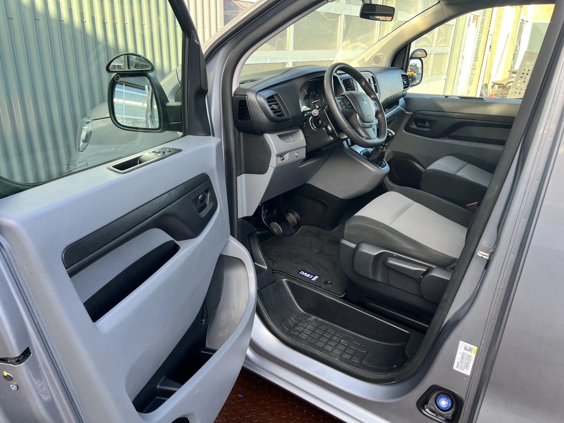 Hoofdafbeelding Peugeot Traveller