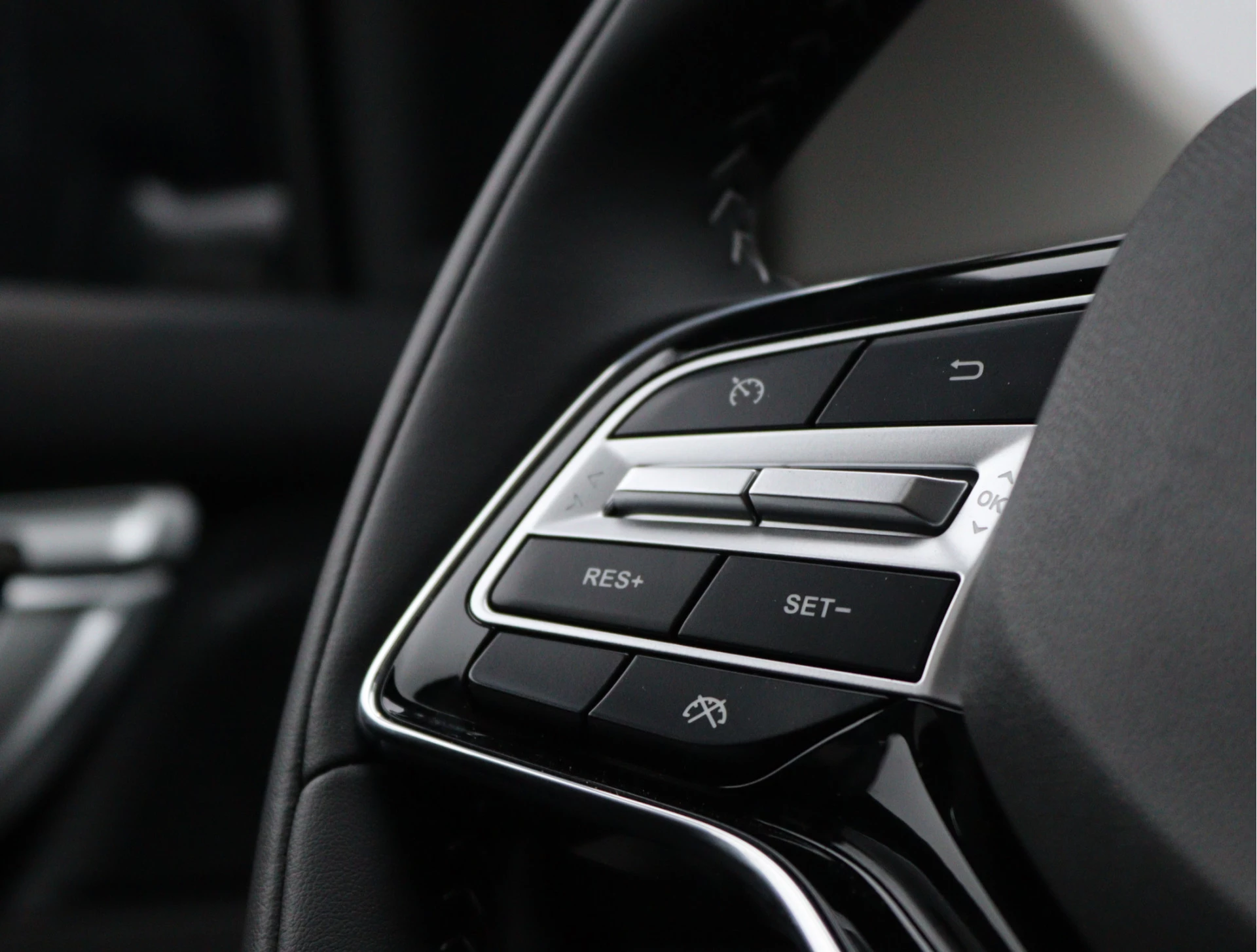 Hoofdafbeelding DFSK E5 PHEV