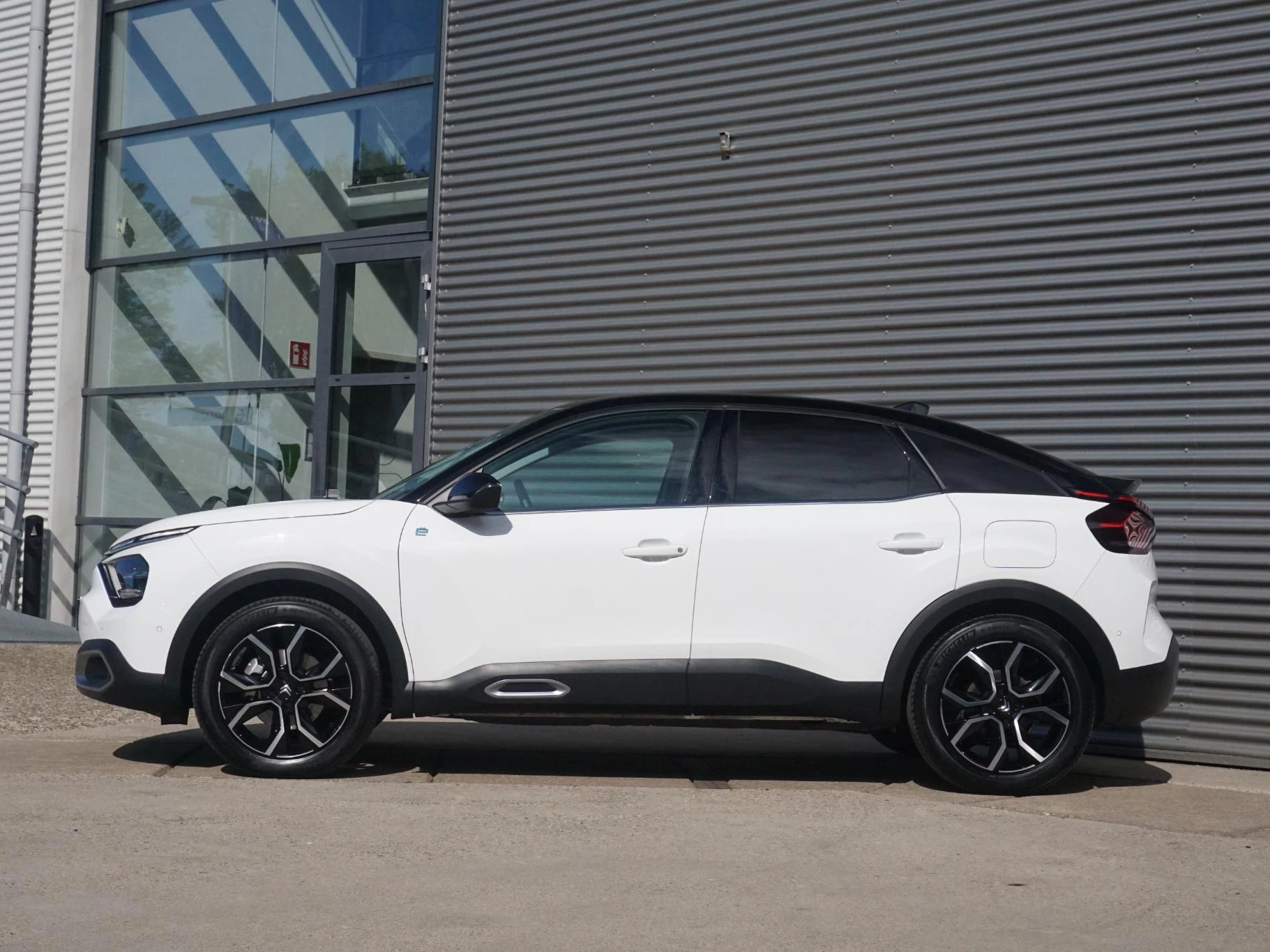 Hoofdafbeelding Citroën ë-C4