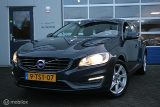 Volvo V60 1.6 T3 Momentum AUTOMAAT/NAVIGATIE/TREKHAAK/NAP