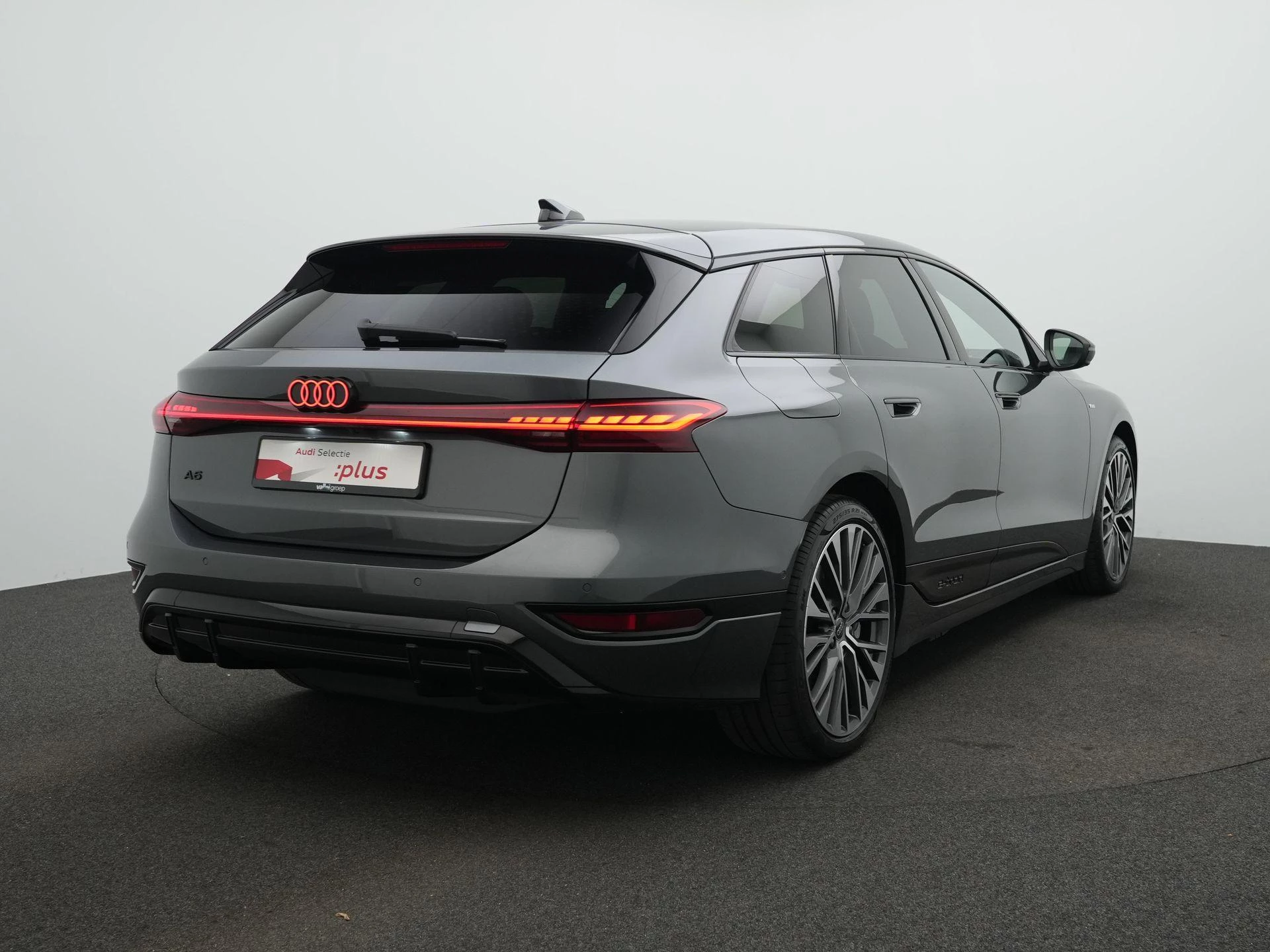 Hoofdafbeelding Audi A6 Avant e-tron