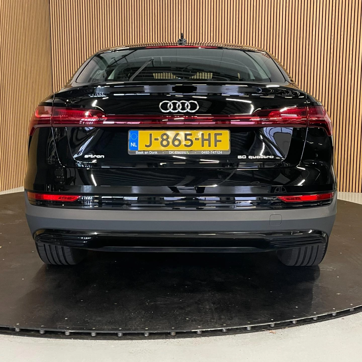 Hoofdafbeelding Audi e-tron