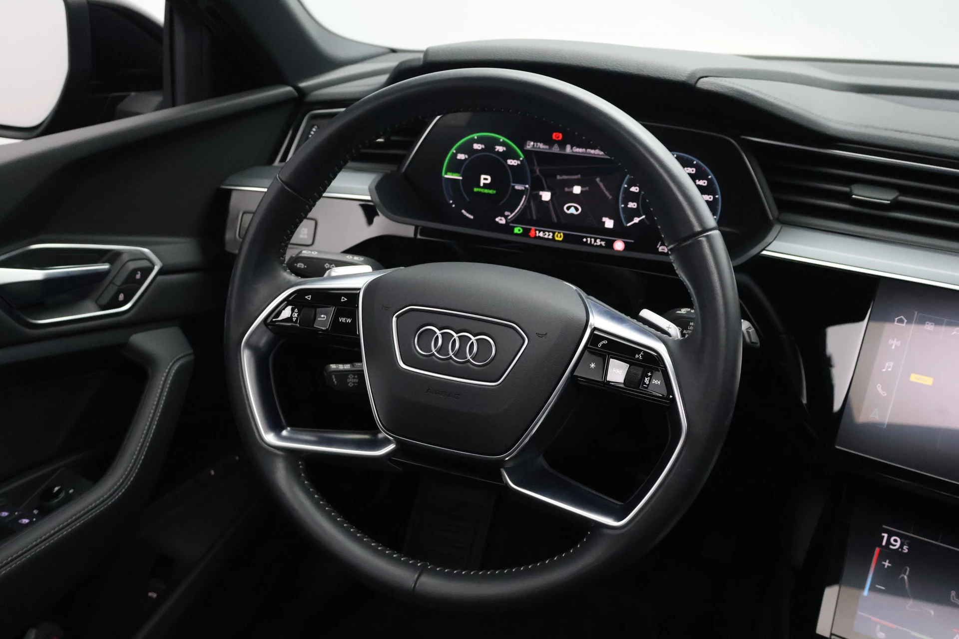 Hoofdafbeelding Audi e-tron