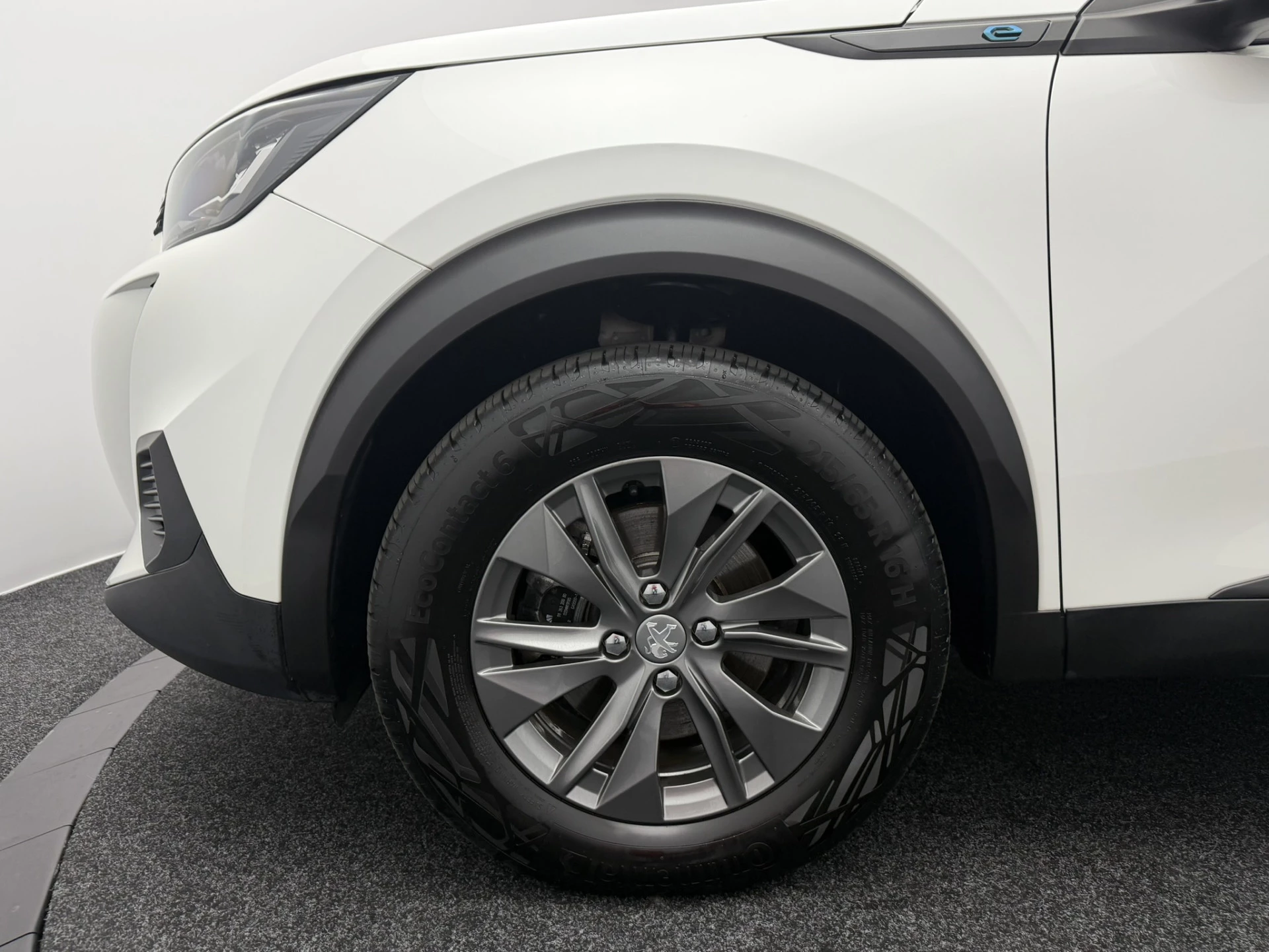 Hoofdafbeelding Peugeot e-2008