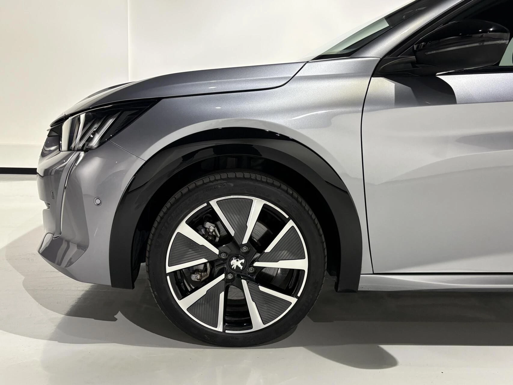 Hoofdafbeelding Peugeot e-208